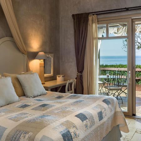 Six Keys Hotel Афисос Екстериор снимка