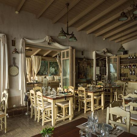 Six Keys Hotel Афисос Екстериор снимка