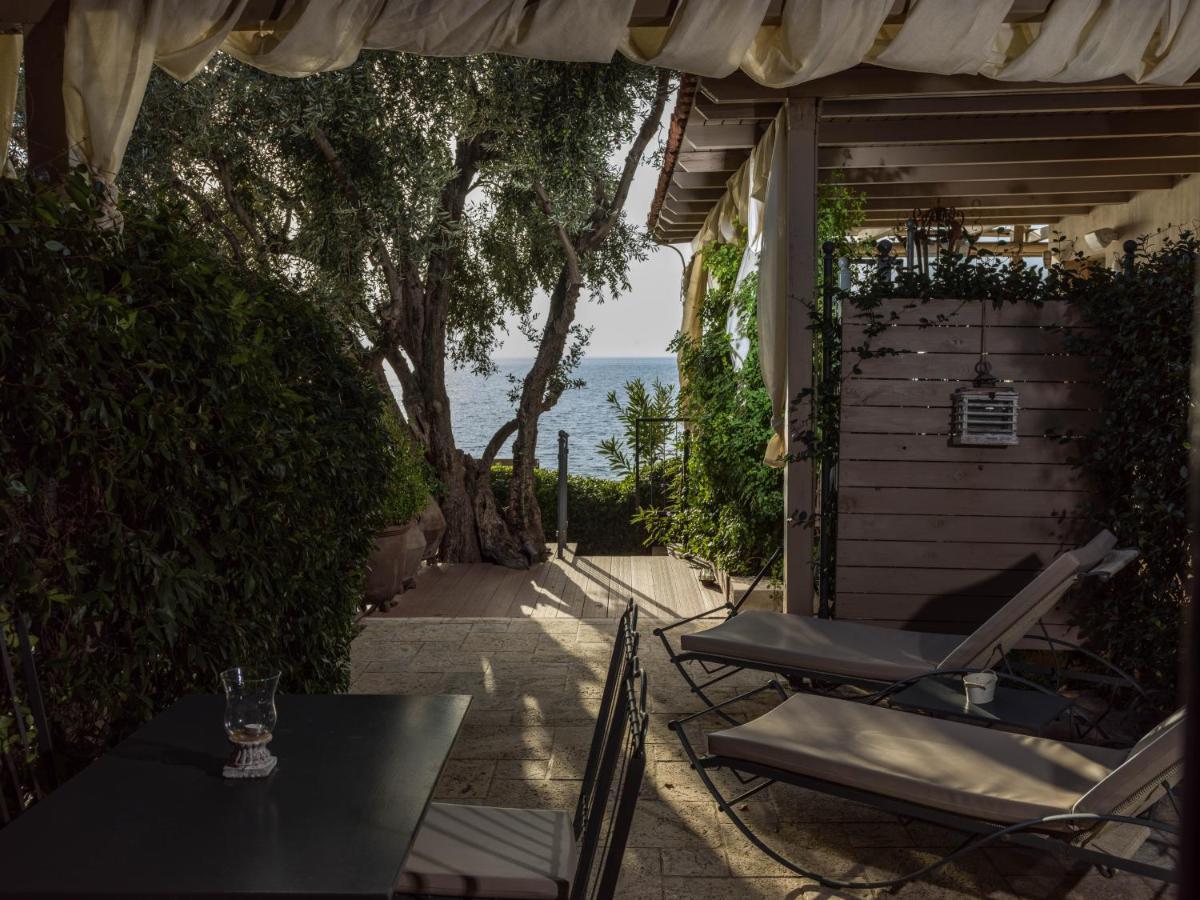 Six Keys Hotel Афисос Екстериор снимка