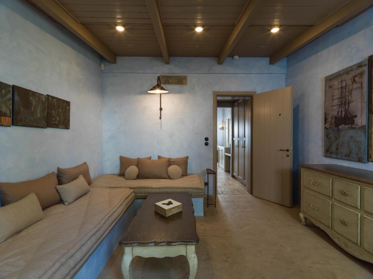 Six Keys Hotel Афисос Екстериор снимка