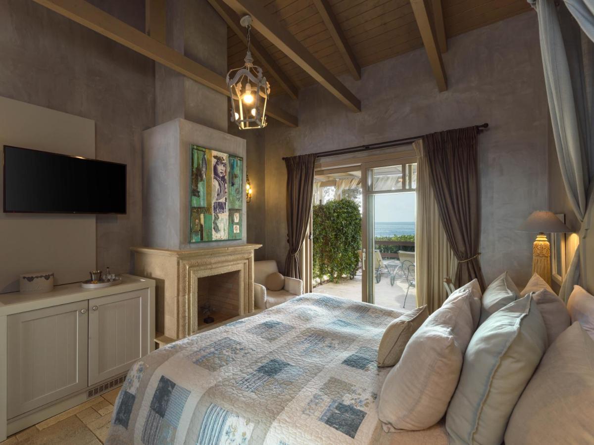 Six Keys Hotel Афисос Екстериор снимка