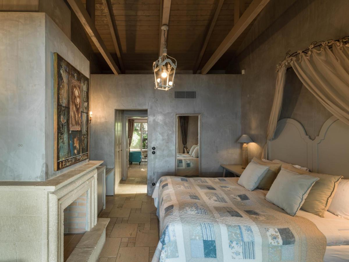 Six Keys Hotel Афисос Екстериор снимка