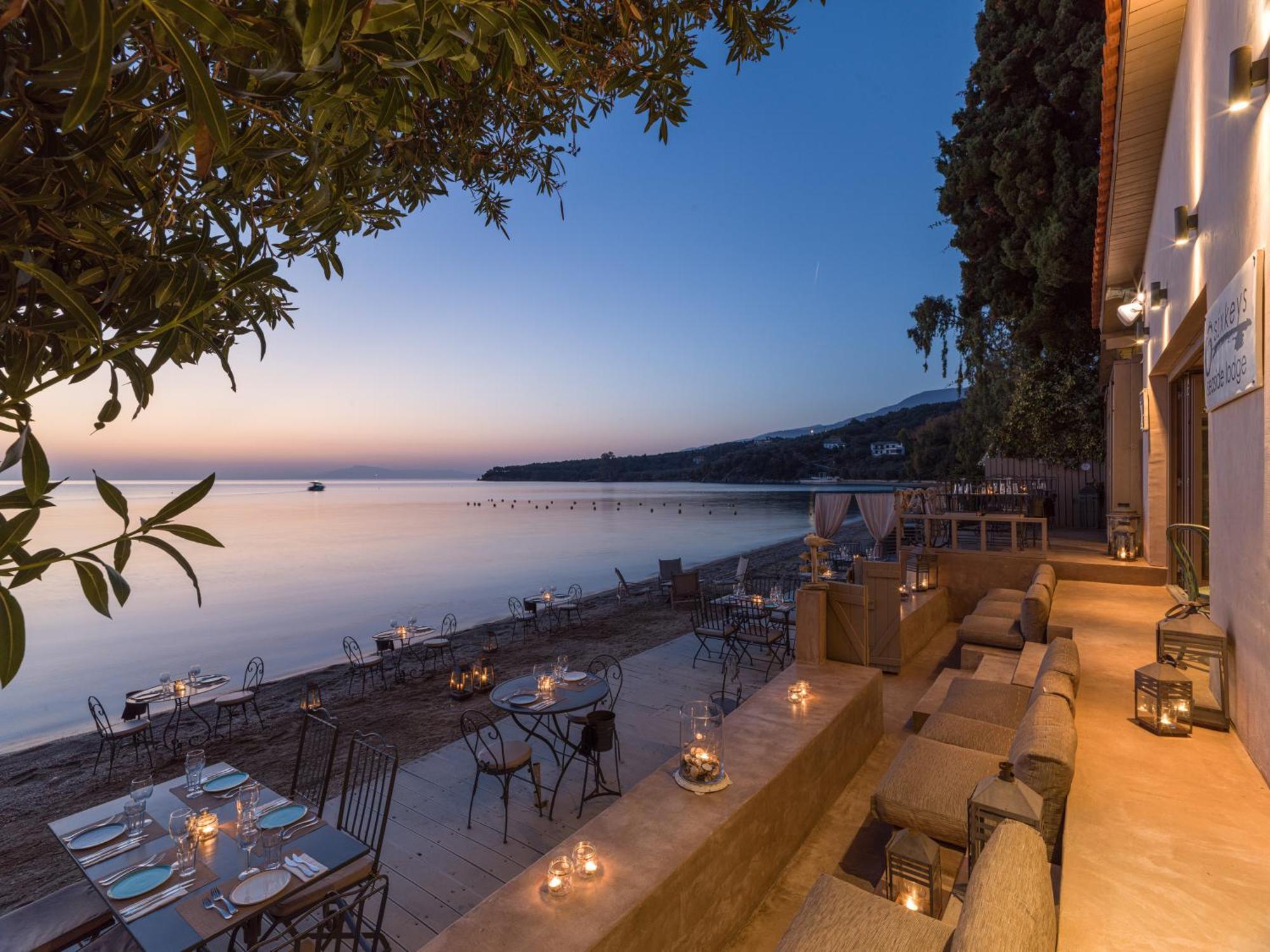 Six Keys Hotel Афисос Екстериор снимка