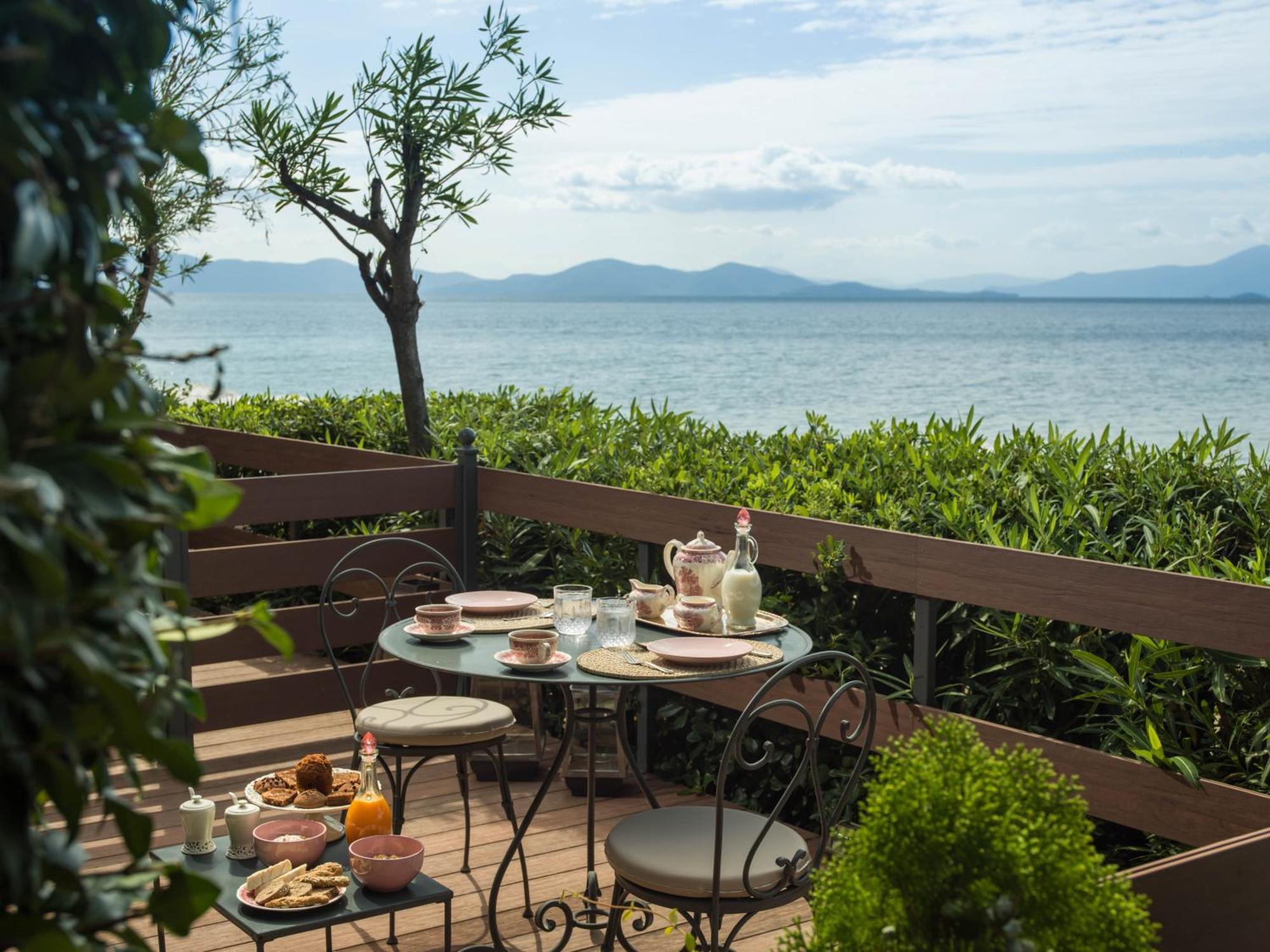 Six Keys Hotel Афисос Екстериор снимка