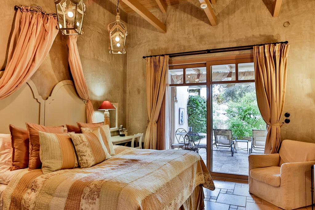 Six Keys Hotel Афисос Екстериор снимка