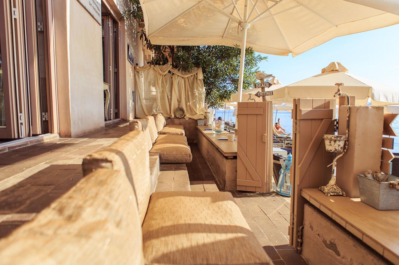 Six Keys Hotel Афисос Екстериор снимка